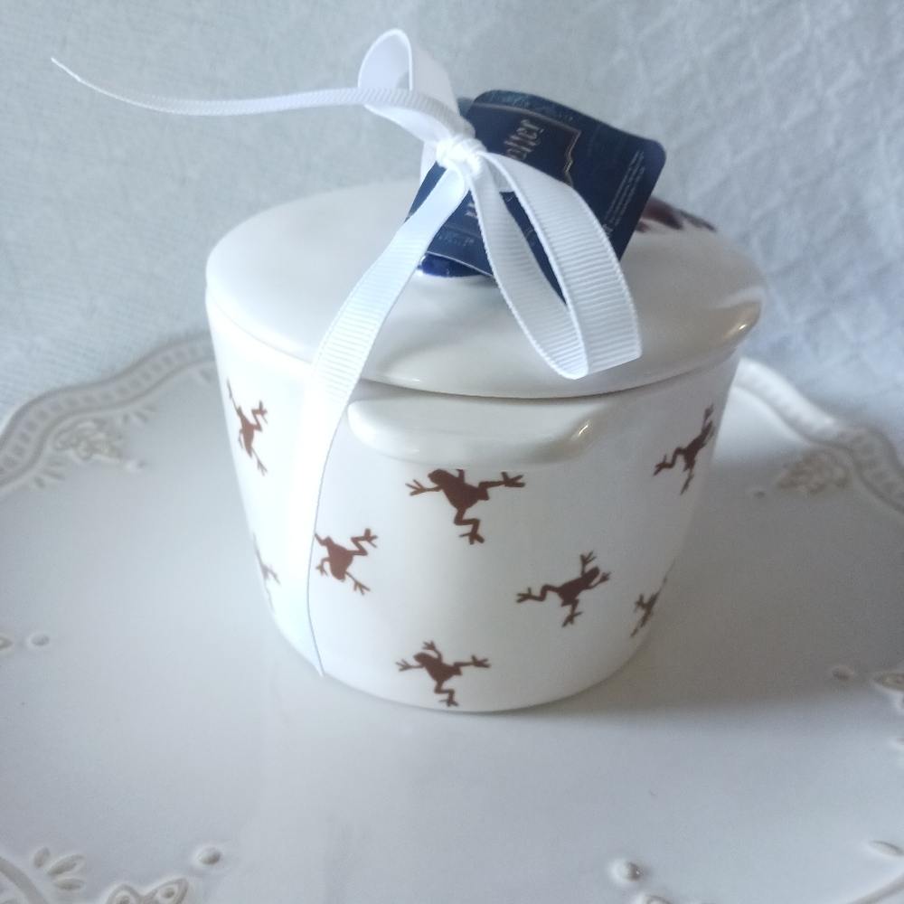 Rae Dunn × Harry Potter Wizarding World Chocolate Frog Bake Dish - Picture 12 of 15